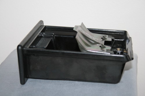 92 Nissan Maxima dash console center ashtray ash tray insert coin 85E00 - Picture 3 of 4