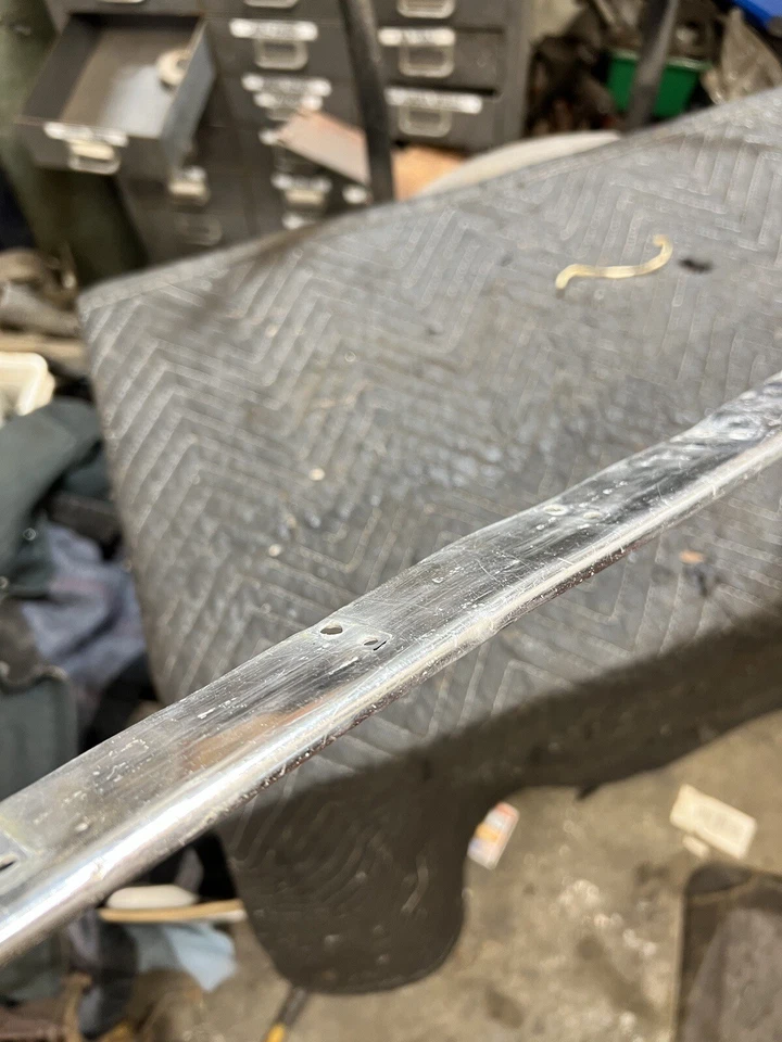 1962 Chevrolet Chevy Impala Bel Air Biscayne acabamento de enchimento de grade inferior original - Imagem 4 de 4