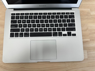 Apple MacBook Air 2017 13 Apple MacBook Air 2017 13