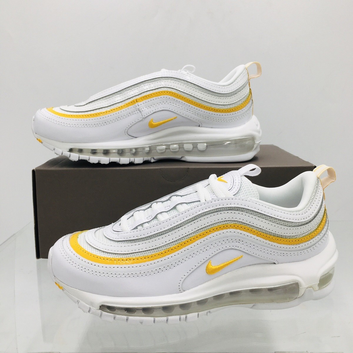 靴 nike air max 1 ess university gold 28.5 Nike Air Max 1 Essential University Gold – Puffer Reds