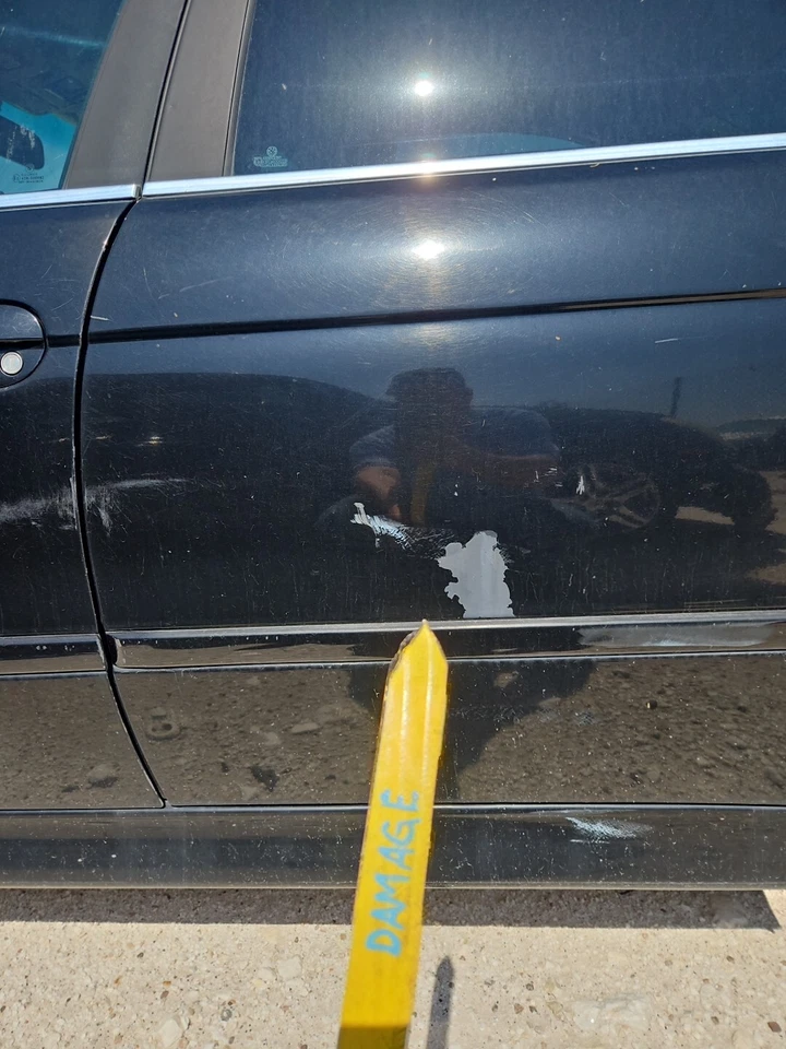 Cubierta de carcasa de puerta trasera izquierda negra BMW 530i sedán E39 97-03 41528266721 Foto 2 de 4