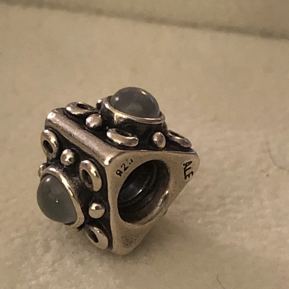 Abalorio de piedra lunar de plata esterlina retirado Pandora - 790217MS Foto 4 de 4