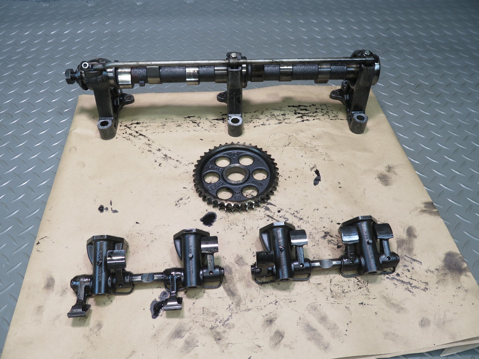 81-83 MERCEDES W123 240D OM616 DIESEL ENGINE MOTOR CAMSHAFT & ROCKER ARM OEM