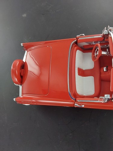 Danbury Mint 1956 Ford Thunderbird Red, missing top,Comes In Box - Picture 4 of 5