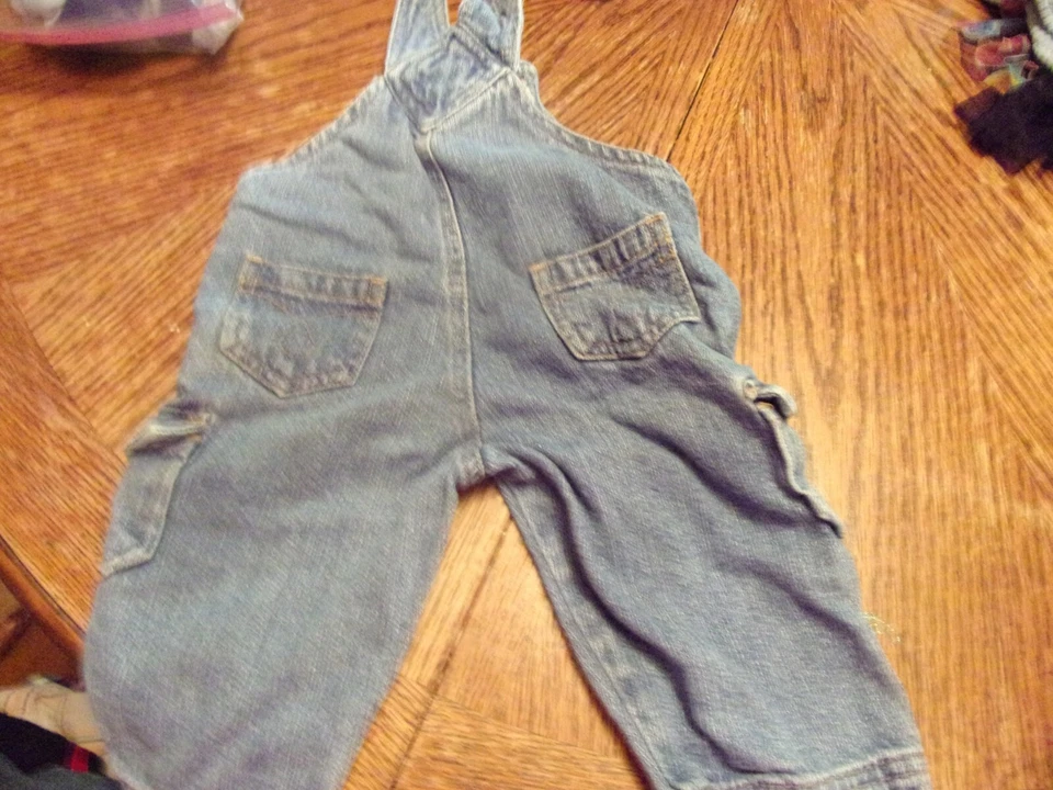 *INFANT BOY CALVIN KLEIN BIB OVERALLS 6-9 MONTHS 228+ - Image 4 of 4