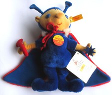 Steiff® Maari® Prince  No. 995897 Knopf Fahne Kinderkrebshilfe Maskottchen Figur