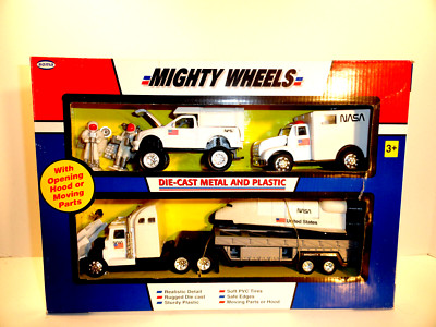 Soma Mighty Wheels Playset Space Shuttle Transport Truck Nasa Playset 2002