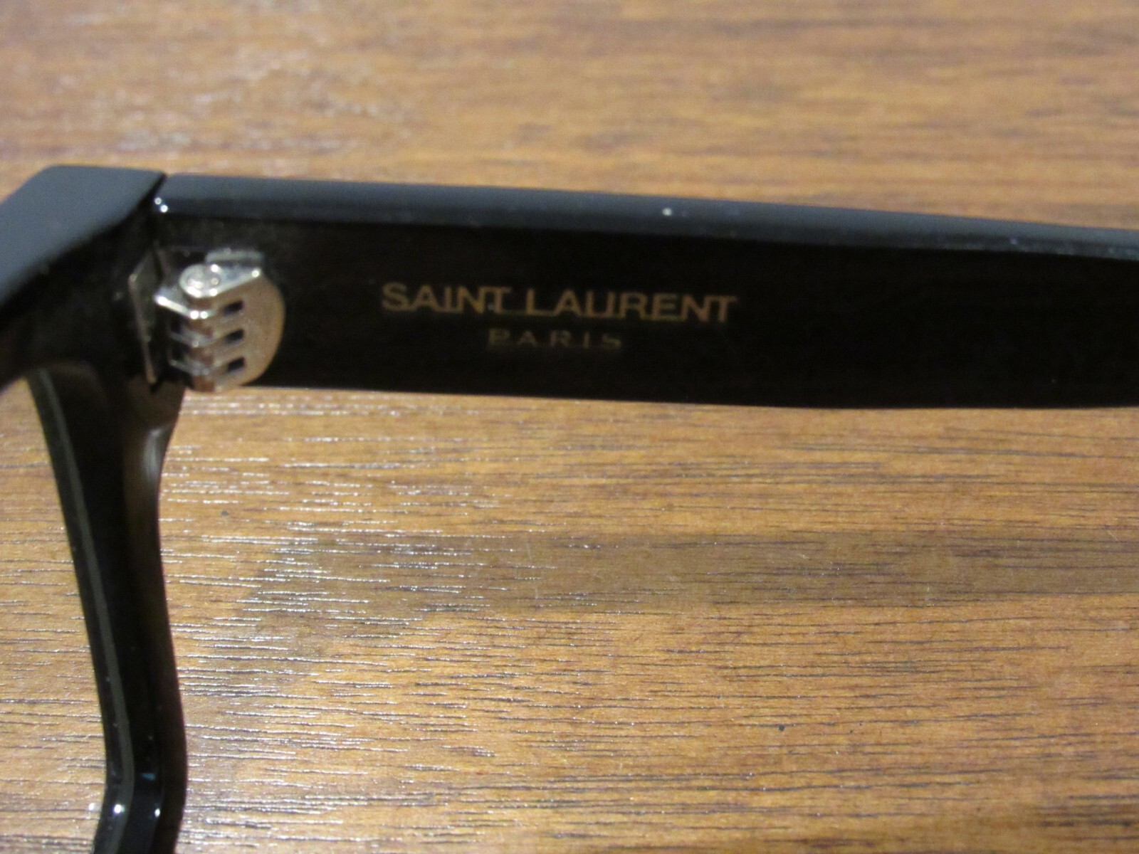 Nuovi occhiali da sole neri Saint Laurent Paris Slimane Era audaci 5