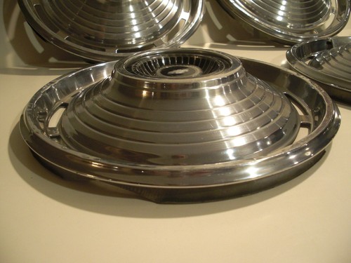 Set of 4 OEM GM 1966 Chevelle 14-inch Full Wheel Covers Hubcaps, GM Option P01 - Picture 7 of 18