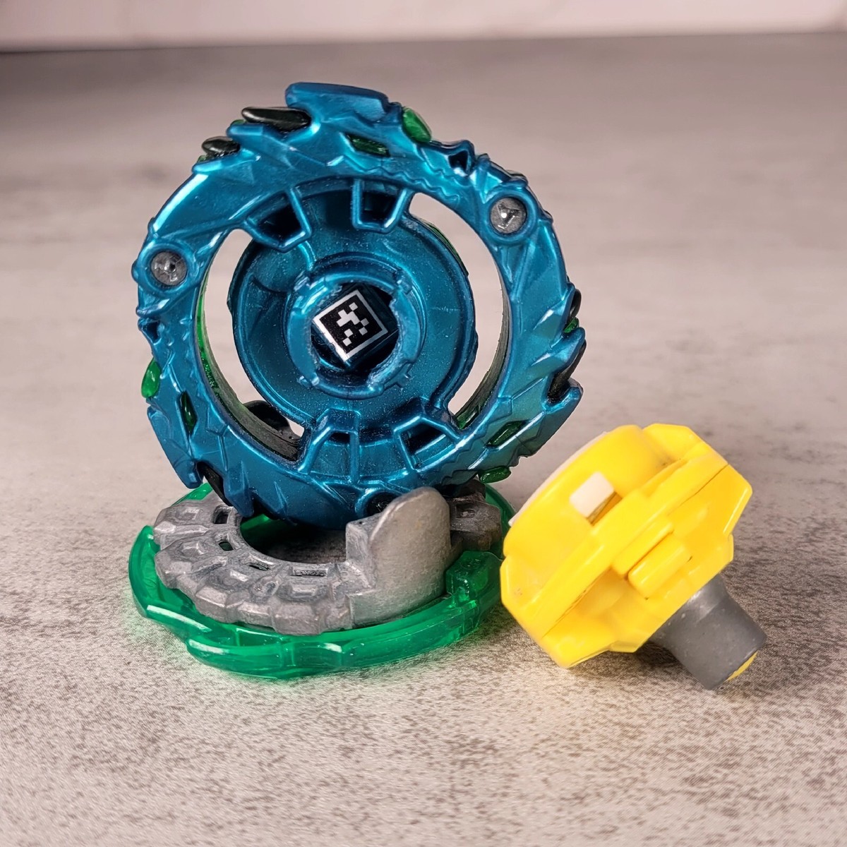 Beyblade BURST Hasbro Green Drain Fafnir Bey Anime Action Figure