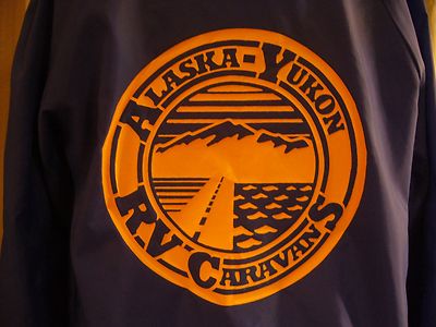 Alaska Yukon RV Caravans Windbreaker Lined Jacket Size M Blue Made in USA Snap 