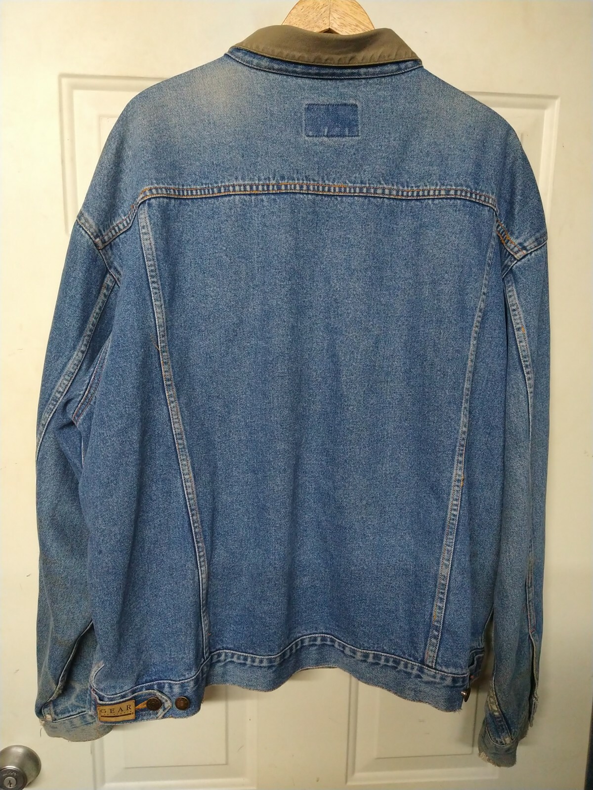 Distressed Budweiser Logo Gear For Sports Denim Jacke… Gem