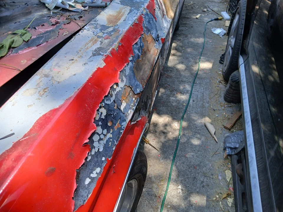 71 Mustang Driver Front Fender has fire damage at rear no shipping - Image 3 of 4