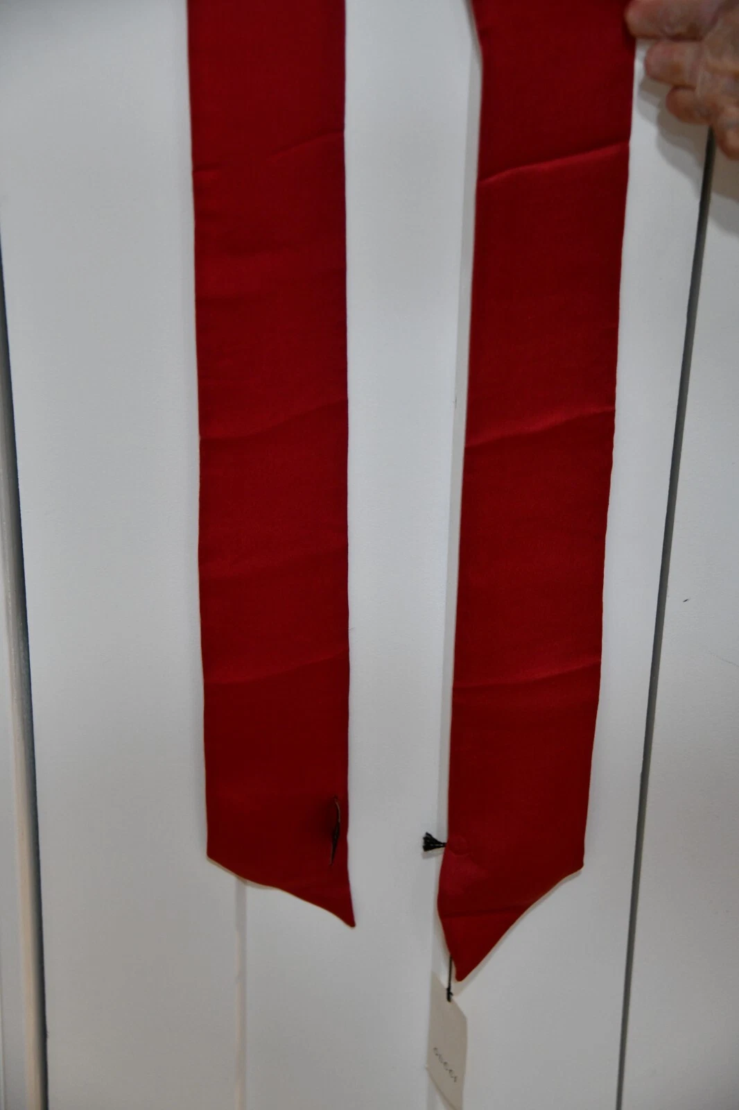 ÉCHARPE/CRAVATE CREATEUR GUCCI VÉRITABLE SOIE ROUGE SKINNY BORDS FINIS NEUF AVEC ÉTIQUETTES