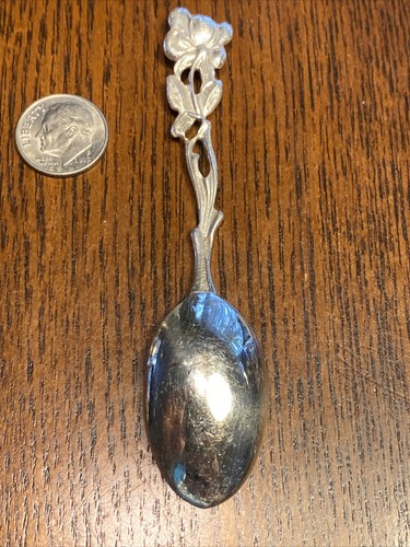 Sterling Silver Souvenir Spoon New Orleans, LA St Louis Cathedral Flower Handle - Picture 4 of 6