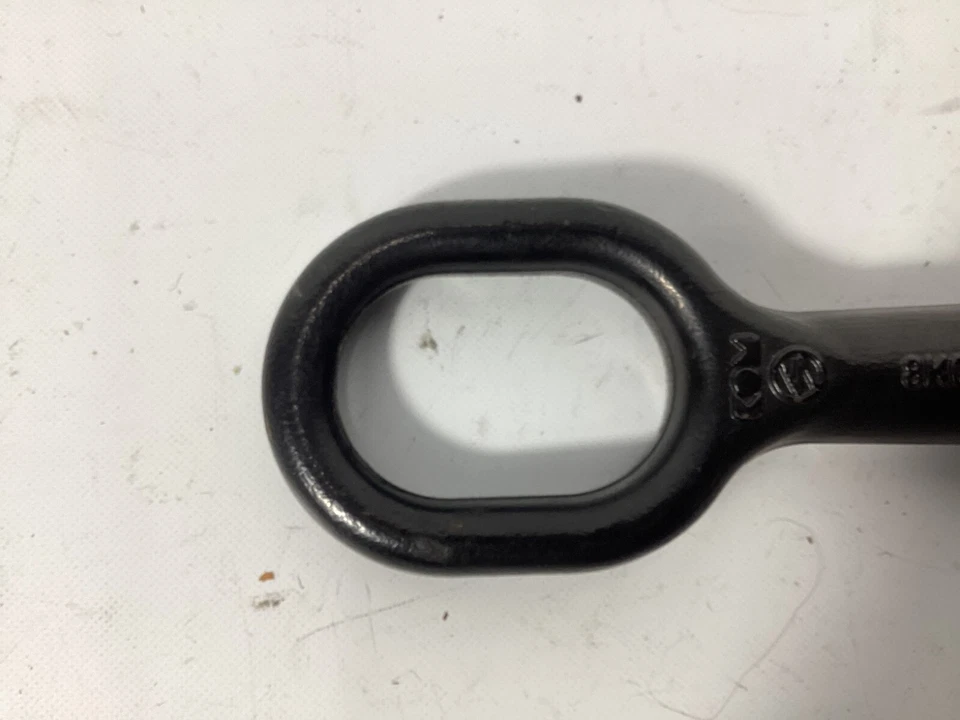 Audi A4 2008-2012 - Gancho de remolque de emergencia ojo de remolque 8K0805615 OEM. Foto 2 de 4