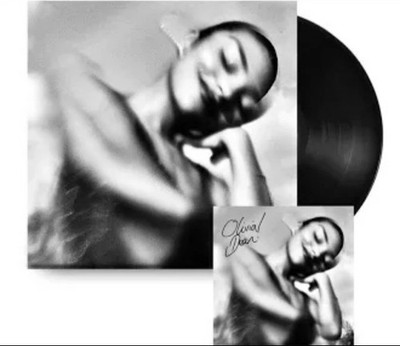 Olivia Dean  The Art of Loving Limited Black Vinyl + Signed Art Card  MINT