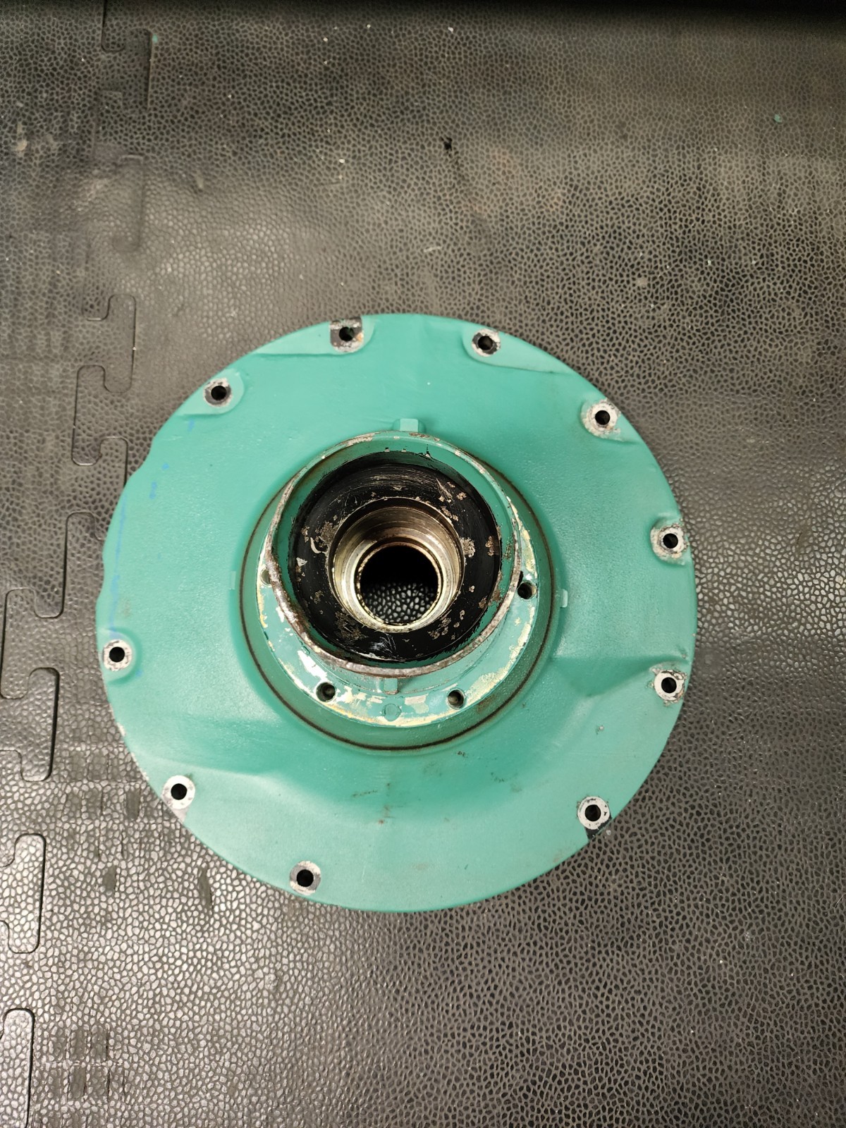 VOLVO PENTA AD KAD 31 41 42 43 44 D4 D6 USED FLYWHEEL HOUSING  3589844 22564984