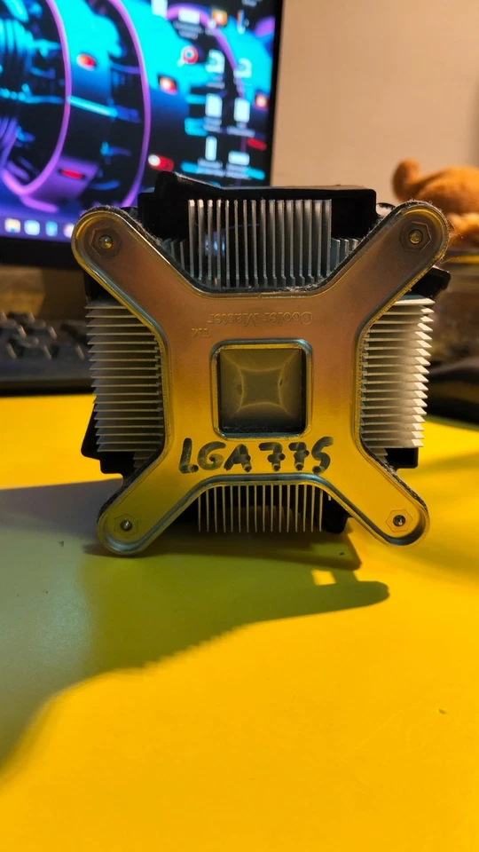 Cooler Master RI5-8IDSE-D3-GP ventola 4 pin + dissipatore + backplace LGA775 - Immagine 4 di 4