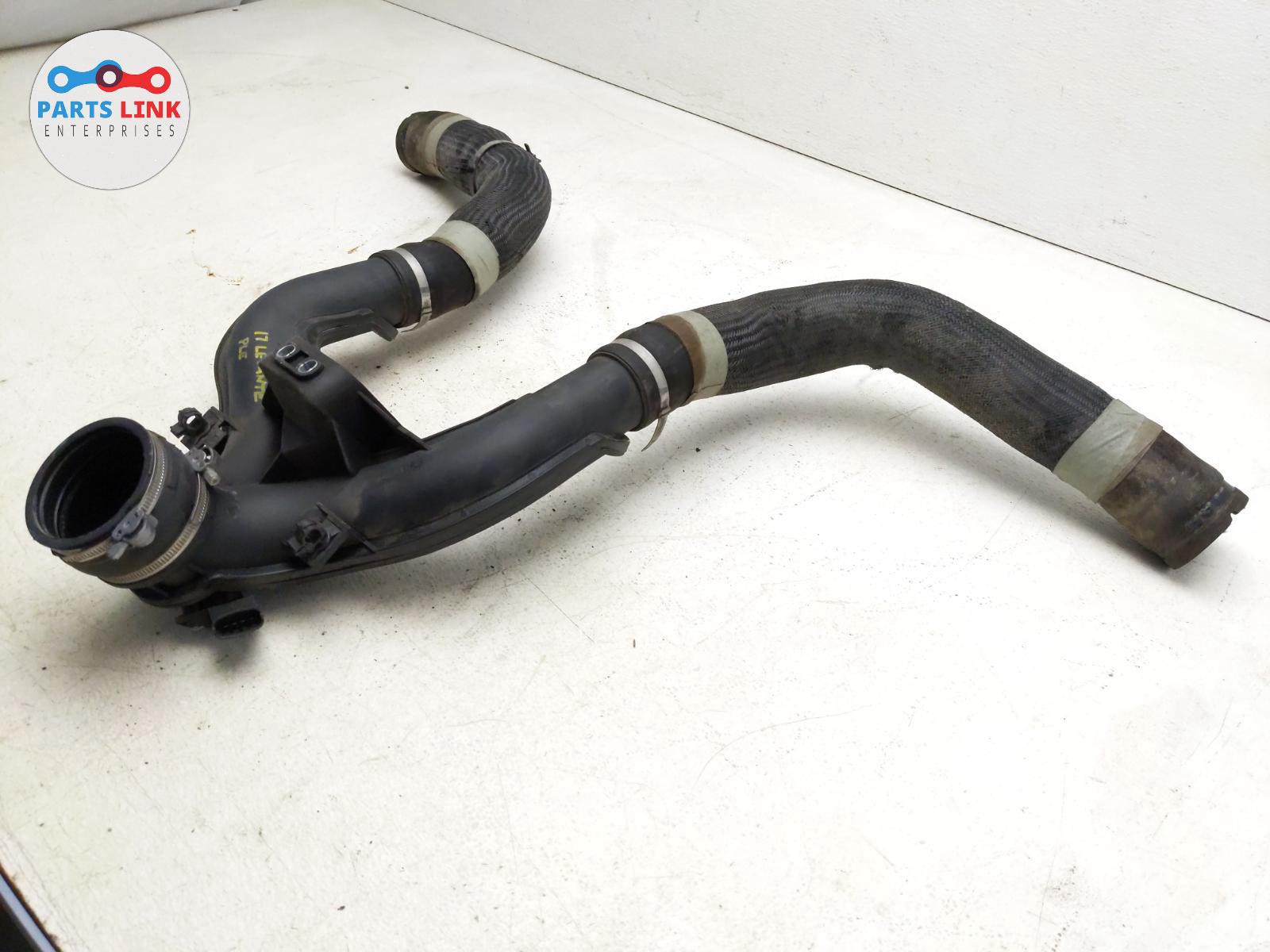 2017-20 MASERATI LEVANTE ENGINE AIR CLEANER INTAKE INTERCOOLER CENTER HOSE M161