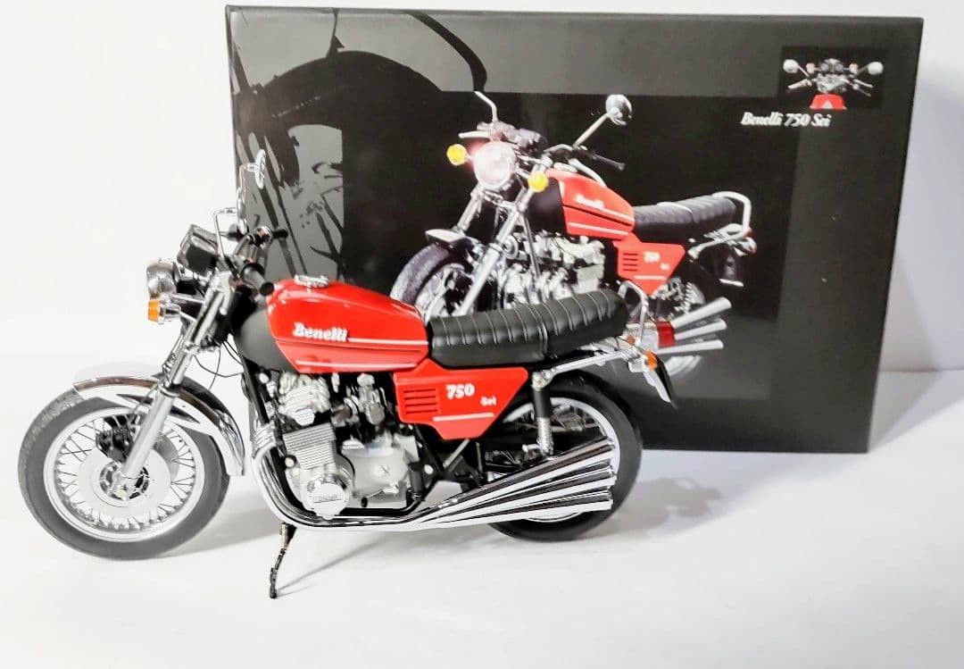 ベネリ 1/12 【希少】ミニチャンプス 750 1975 SEI（RED 750 ベネリ 1/12 【MINICHAMPS】 - Yahoo!オークション ) (1975 6気筒 Sei ミニカー