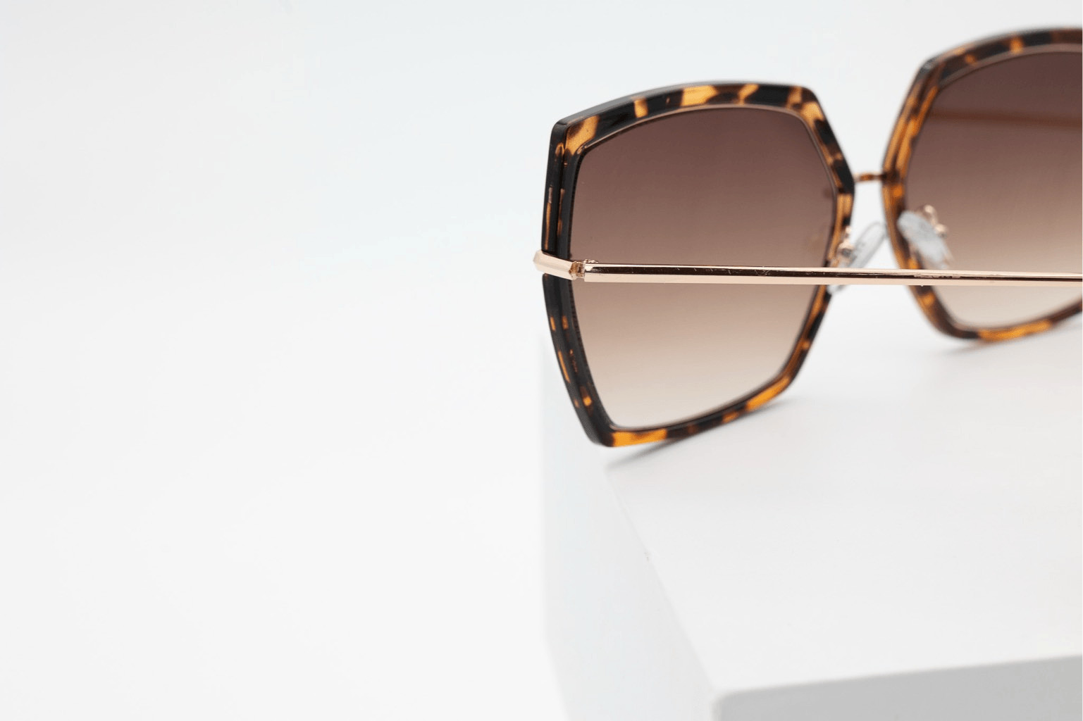 Express Oversized Tortoiseshell Gradient Sunglass… - image 5