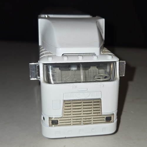 Vintage MDK International Semi Truck White Tractor Trailer 13.5" Blank - Picture 6 of 17