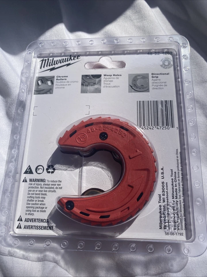 MILWAUKEE 48-22-4262  1" Close Quarters Tubing Cutter - BRAND NEW FACTORY SEALED - Image 2 of 2