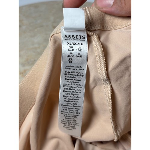 Assets By Spanx Women's Sz XL Beige Tummy Control Mid Thigh Shaping Bottom - Picture 7 of 7