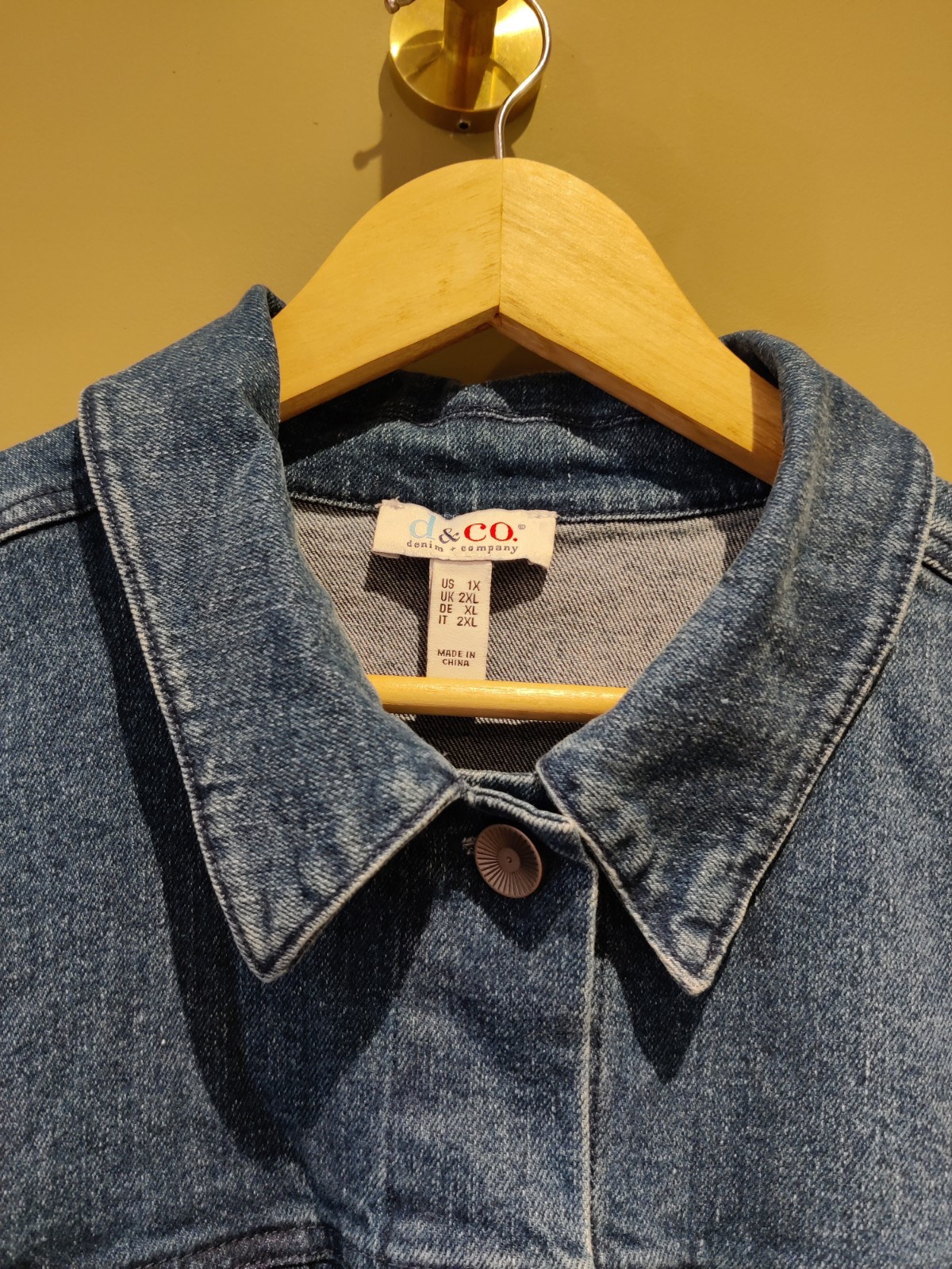 QVC Denim & Co. Denim Jacket with Collar Medium Wash Blue Size 2XL RRP £49 image 2