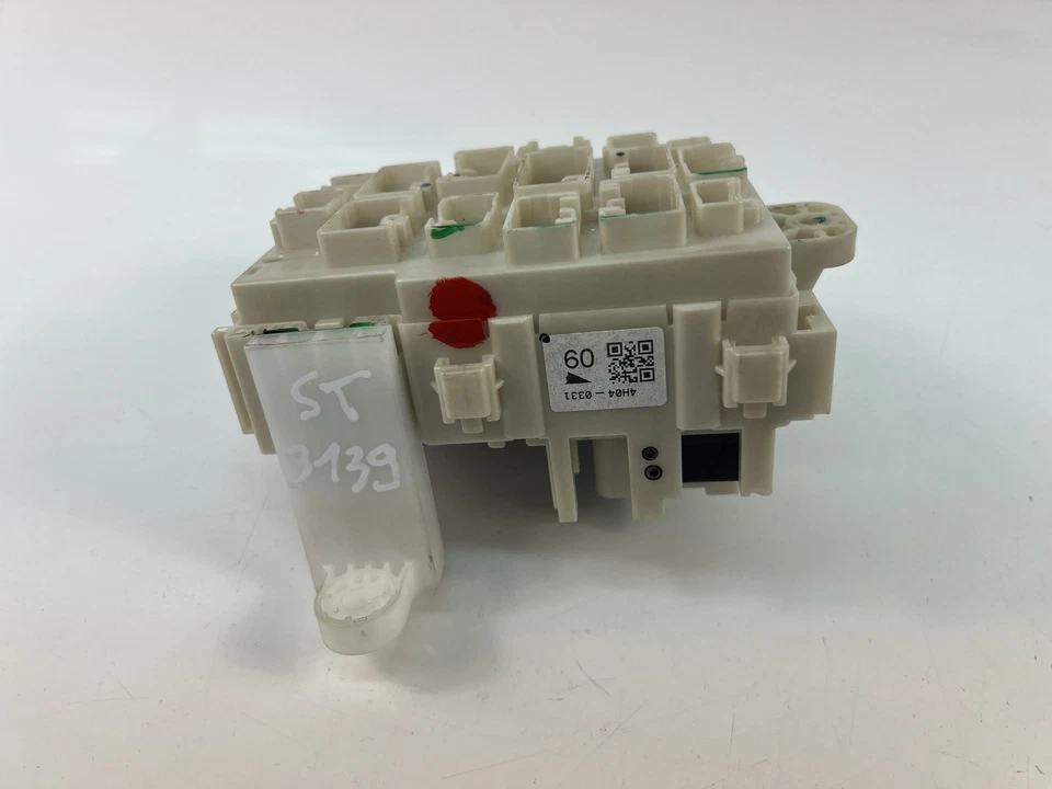 ISUZU D-MAX II TFR, TFS Fuse Box 8-98166-752-0 28273766 - Image 2 of 4