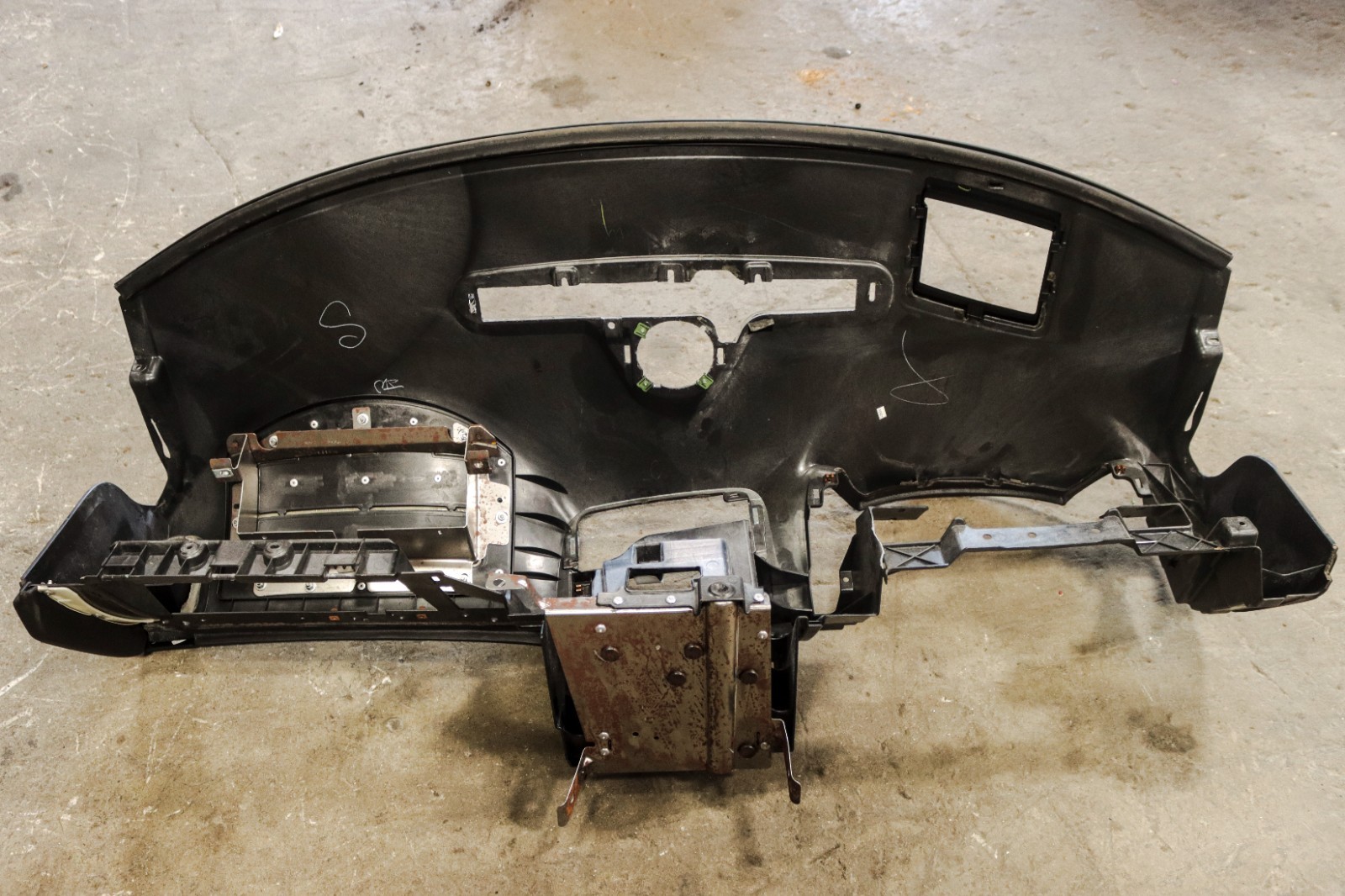 2005-2013 Chevrolet Corvette C6 Z06 Dash Instrument Panel Ebony OEM *USED*