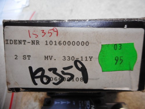 SCHMERSAL -- HEAVY DUTY LIMIT SWITCH -- METAL BODY -- Qty of 2 -- MV 330-11Y - Picture 5 of 5