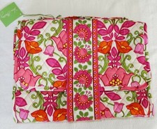 VERA BRADLEY Changing Pad Clutch In Lilli Bell Pattern - NWOT