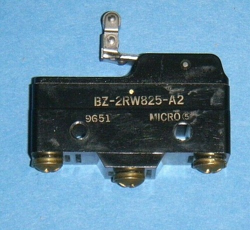 Interruptor de límite MICROSWITCH BZ-2RW825-A2 acción rápida N.O./N.C 15A SPDT palanca de rodillo - Imagen 1 de 4