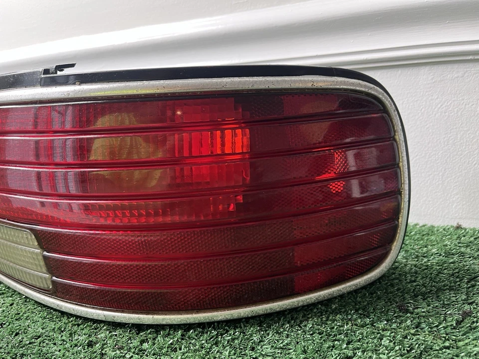 CHEVY CAPRICE 1992-1996 LUZ TRASERA PASAJERO DERECHA OEM # 16512856 Foto 3 de 4