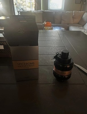 Viktor & Rolf Spicebomb Extreme EDP 90% left size 3.4