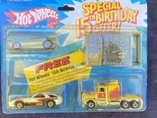 Hot Wheels special 15th birthday 3 car set with belt buckle 67 Camaro Clean