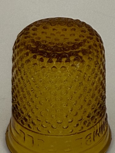 Porta stuzzicadenti vintage "Just A Thimble Full" vetro ambrato shot glass jigger - Foto 13 di 19