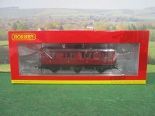 HORNBY00 1ST CLASS 6 WHEEL COACH WITH LIGHTS BR MAROON 'E41373E' CAT NO.R40123