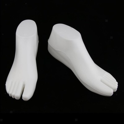 Paar weibliche Füße Schaufensterpuppe Sock Schuhe Sandale Fußkettchen
