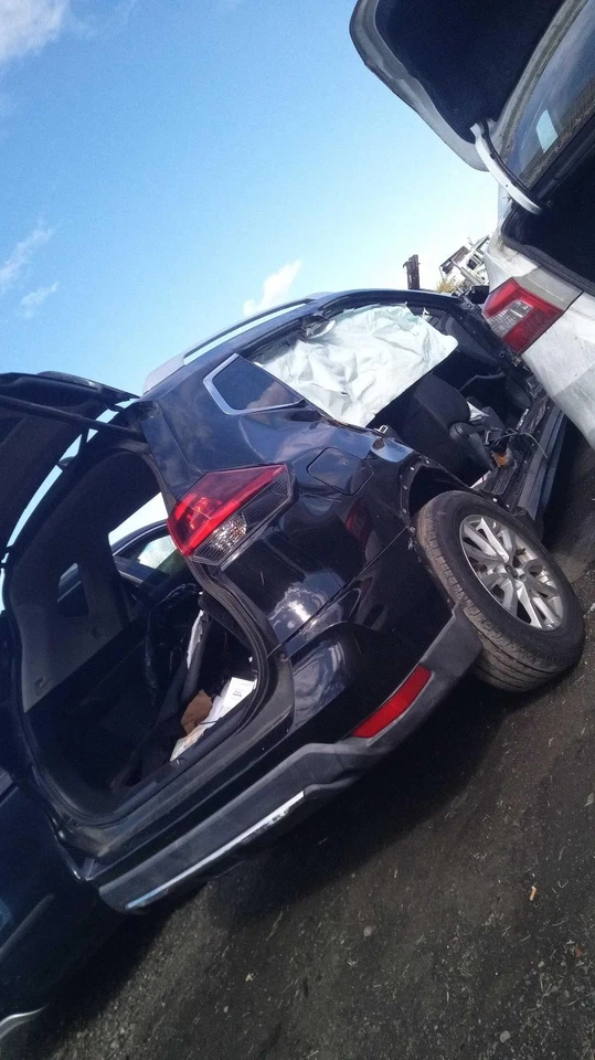 2018 Nissan Rogue Center Console Black OEM 264305HA7A 116K Miles - Image 4 of 4