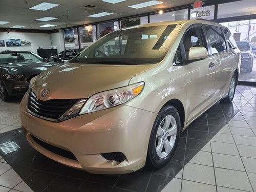 2014 Sienna LE 7-Passenger Auto 4DR MINI-VAN