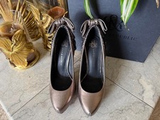 Stunning Rock  Republic Metallic Pewter Pumps with Rear Bow Accents