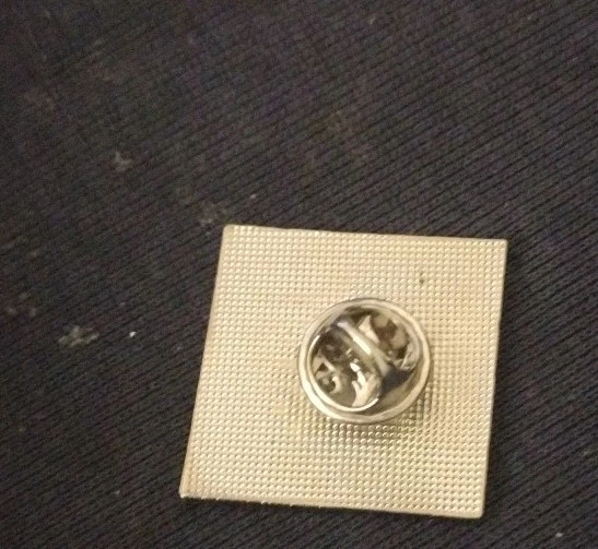 Detroit Redwing Season Ticket Holder 2014-2015 Hat Or Lapel Pin - Image 2 of 2