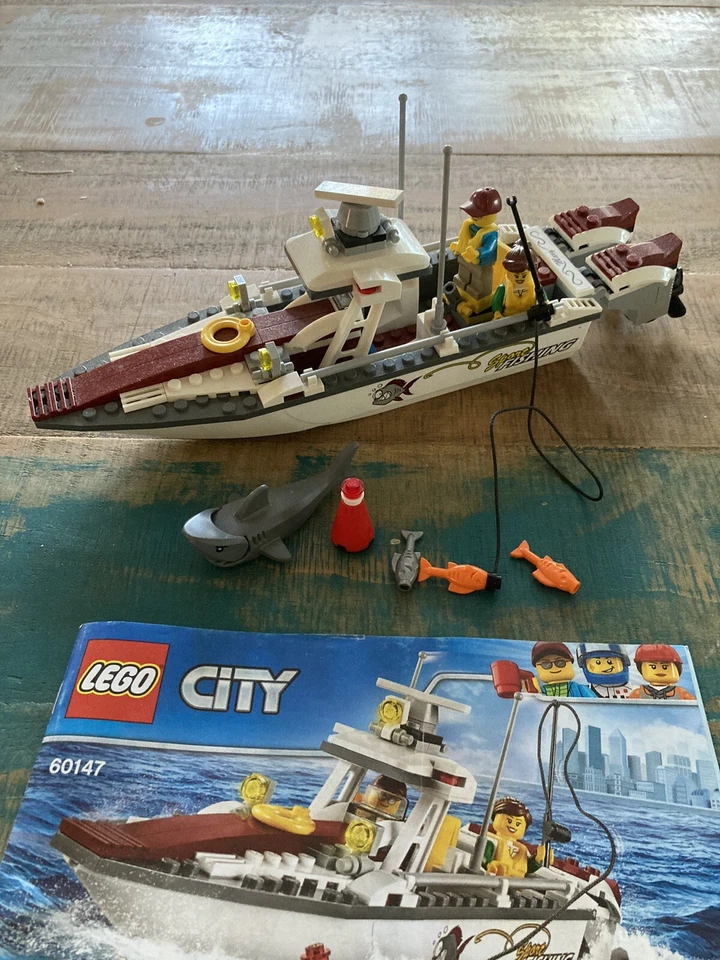 COMPLETE Set. LEGO CITY FISHING BOAT 60147 FLOATS IN WATER SHARK FIGURE - Image 2 of 4