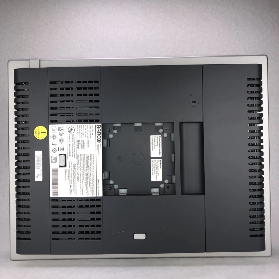 Barco MDCG-3120 20" Grayscale Diagnostic Display K9301362B No Stand No AC Pwr - Image 2 of 4