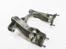 2010 PORSCHE CAYMAN (987) RIGHT FRONT PASSENGER SUBFRAME BRACKET