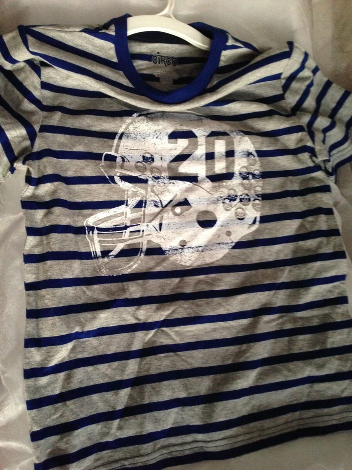 全新 Circo Top 衬衫 条纹 8/10 M 男孩 蓝色和灰色 — 第 3/4 张图片