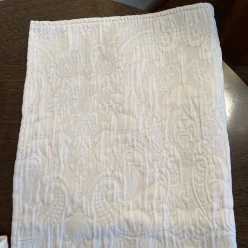 WATERFORD Set of 4 Holiday Paisley Cloth NAPKINS Elegant Ivory White 18.5” - Picture 8 of 9
